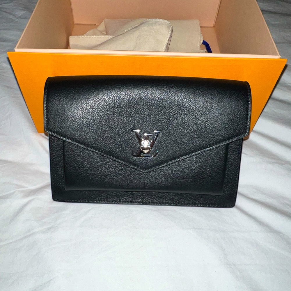 Louis Vuitton MyLockMe chain Pouchette